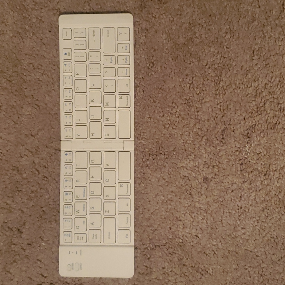 Folding Portable Mini Keyboard - Picture 3 of 4